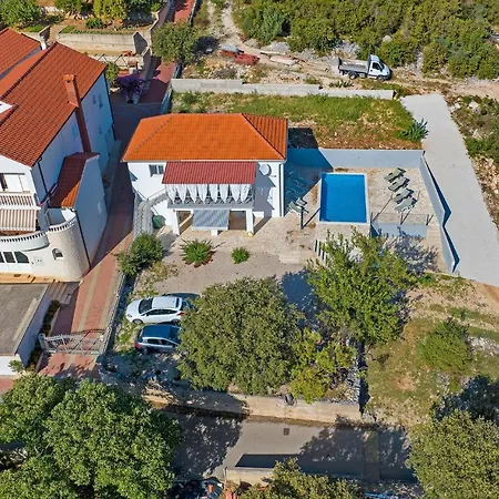 Tatil Evi 4 Bedroom Stunning In Bilice
