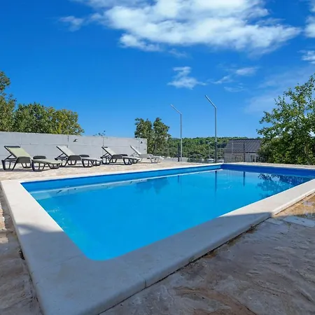 Tatil Evi 4 Bedroom Stunning In Bilice